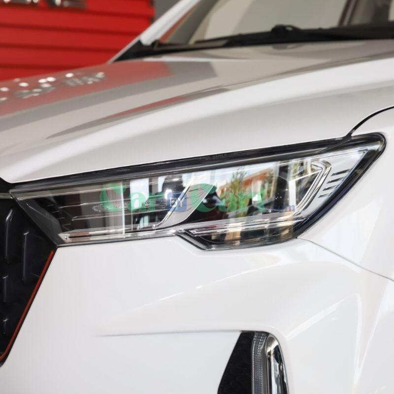 T33 headlight assembly