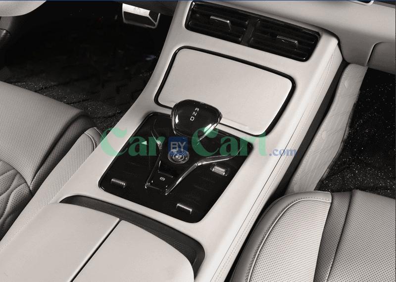 24 Han DM-i Smart Carbon fibre pattern gear shift panel