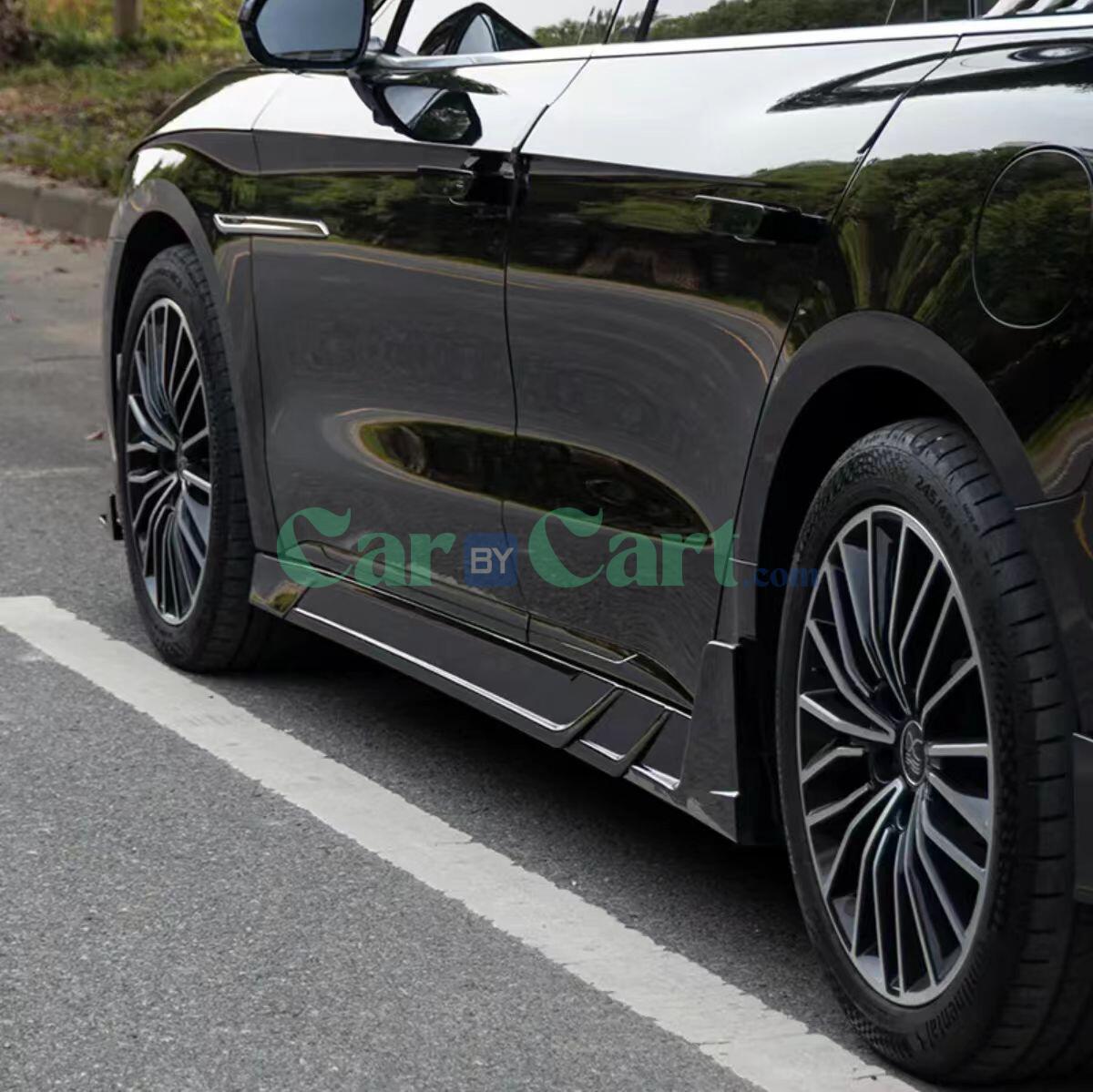 24 Han DM-i Smart Side Skirts