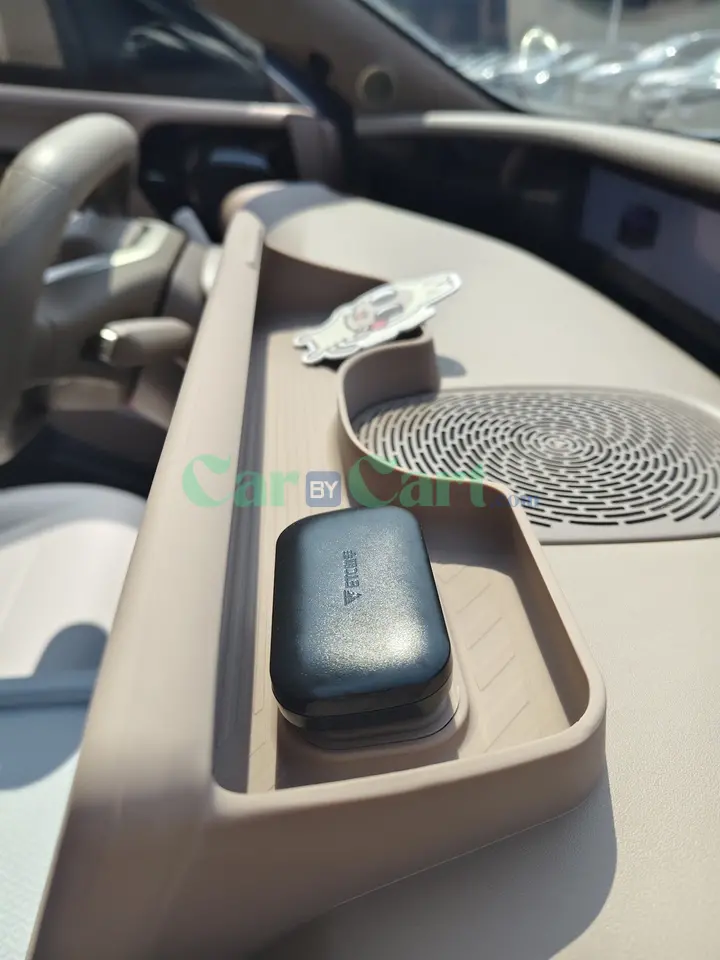 صندوق تخزين أفاتار 12 لعام 2024 خلف الشاشة