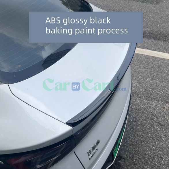 سيارة 2025 BYD Seal 06DM-i مزودة بتقنيات ذكية ومزيّنة بألياف الكربون وخلفيات شفرات.