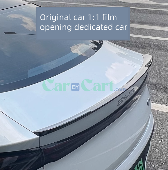 سيارة 2025 BYD Seal 06DM-i مزودة بتقنيات ذكية ومزيّنة بألياف الكربون وخلفيات شفرات.