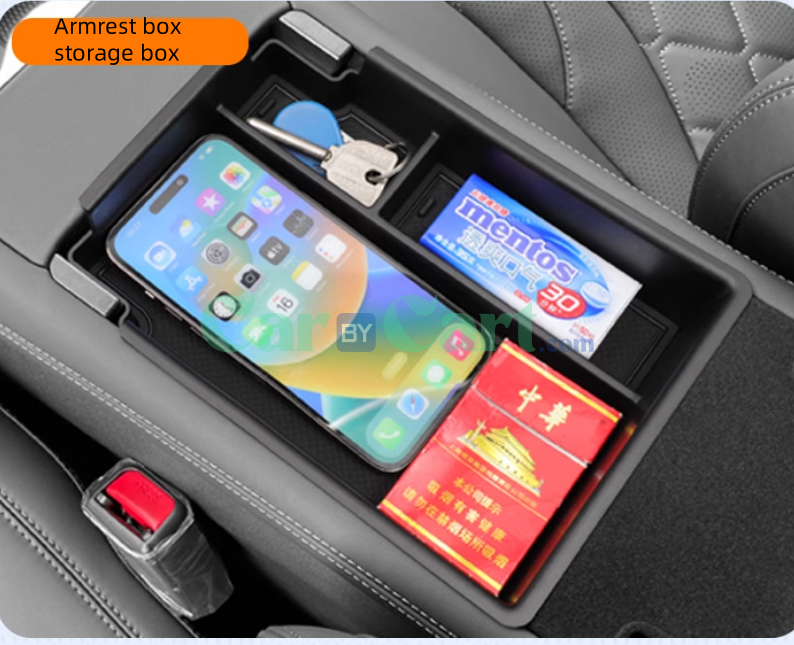 2025 BYD Sea Lion 07EV فيه صندوق مسند ذراع للتحكم المركزي وصندوق تخزين لاسلكي.