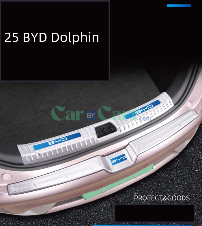 2025 بي واي دي دولفين بتيجي مع لوحة حماية خلفية داخلية وخارجية مصنوعة من التيتانيوم الأسود.