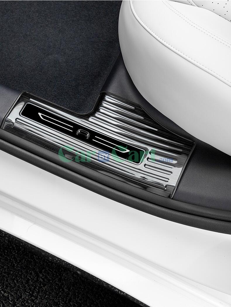 2024 LYNK & CO 07 ملصقات العتبة