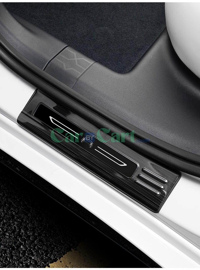 2024 LYNK & CO 07 ملصقات العتبة